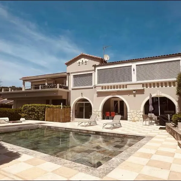 Moun Oustaou，位于卡西斯的酒店