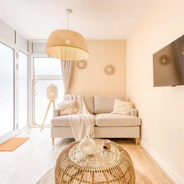 Casa Aura Close to RER B，位于巴纽的酒店