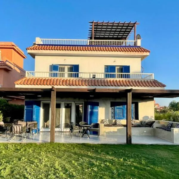 4-Bedroom Ghazalla Bay Villa，位于阿莱曼的酒店