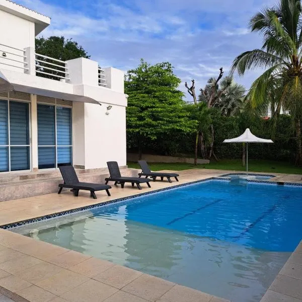 Hermosa Casa Campestre en Ricaurte Girardot，位于里考尔特的酒店