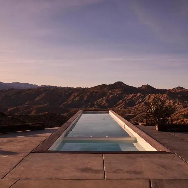 Hawkeye Dome - Pool, Spa, Great Views，位于丝兰谷的酒店