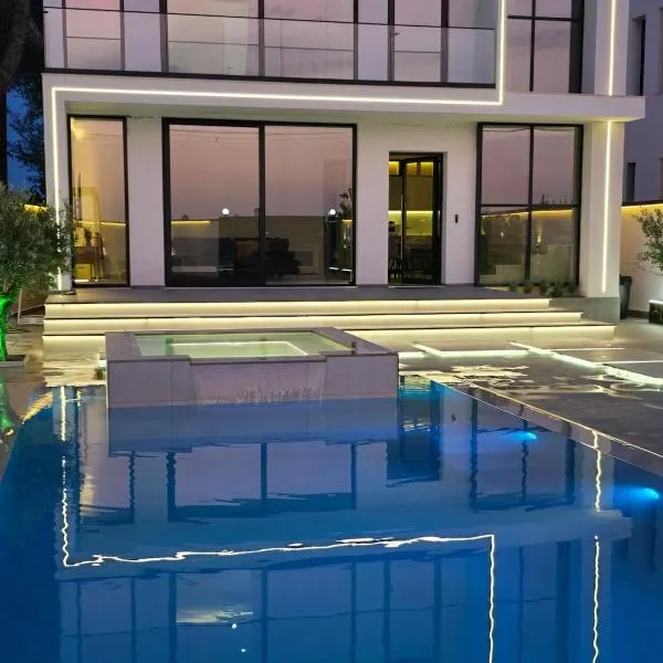 Aventus Luxury Villa，位于Rrushkull的酒店