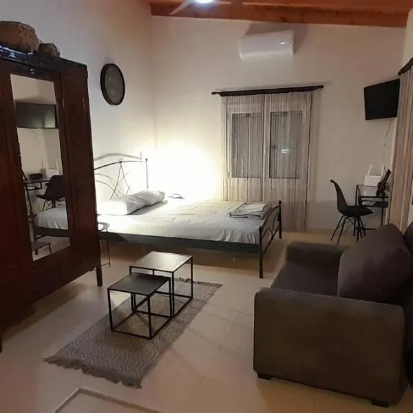 Ktima Rodies in Neochori Zacharo，位于Neokhórion的酒店