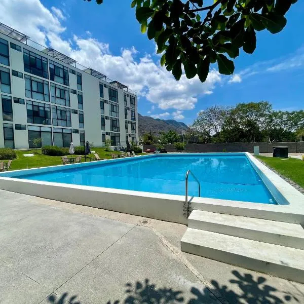 Condo PH Lago Luna, Chante，位于Chantepec的酒店