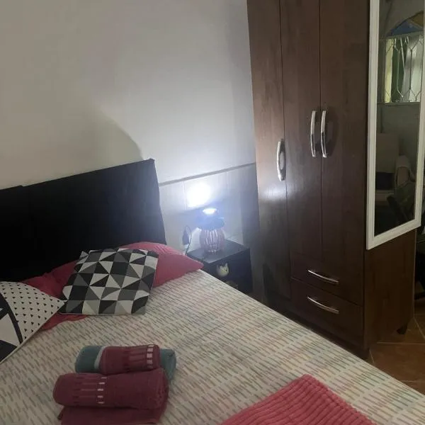 Quarto completo，位于佩德拉德瓜德拉巴的酒店