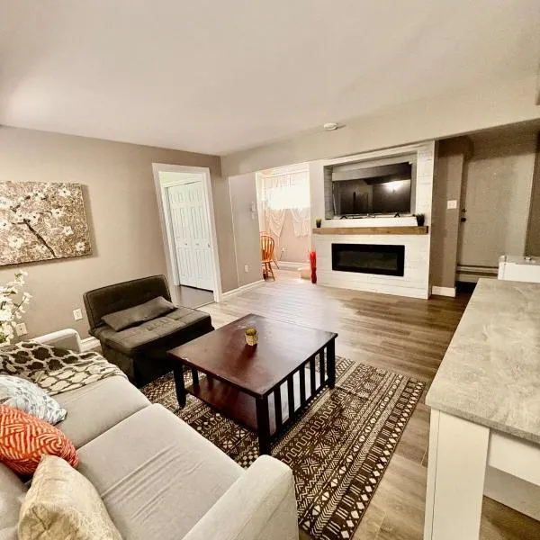 Private walkout basement apt，位于Lower Sackville的酒店