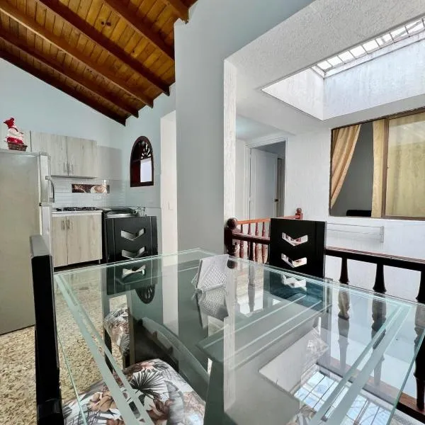 CASA FAMILAR frente al parque，位于布加的酒店