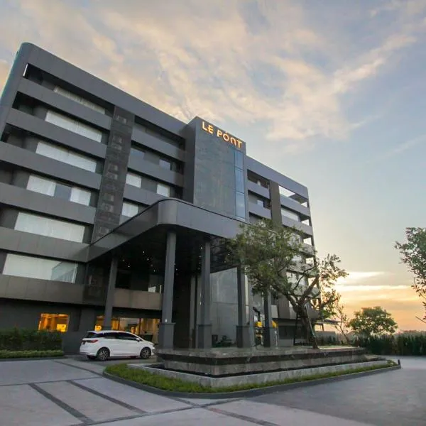 LePont Riverfront Resort Nongkhai，位于廊开的酒店