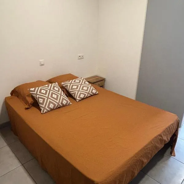 Appartement au Cœur de Poligny，位于波利尼的酒店