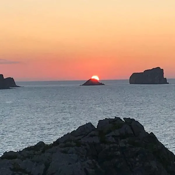 Atico Amplio con vistas al mar en Mogro，位于莫格罗的酒店