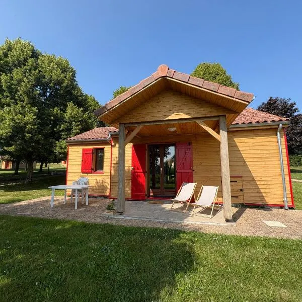 Village de Gîtes La Perdicie，位于Jumilhac-le-Grand的酒店