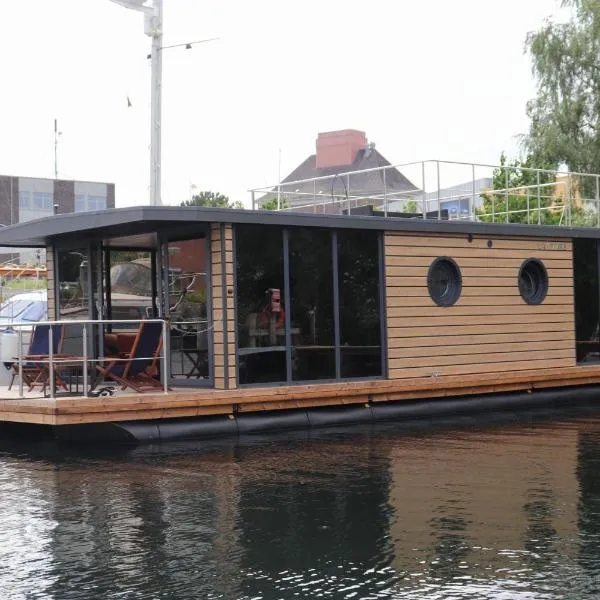 Houseboat Leni, Flensburg，位于弗伦斯堡的酒店