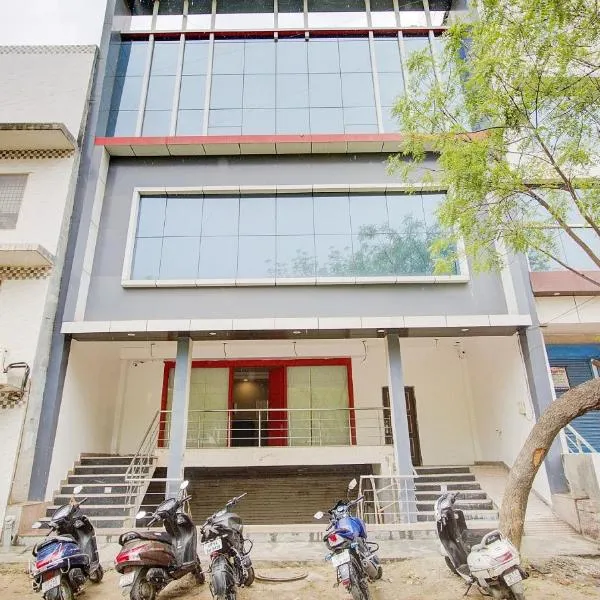 Townhouse Townhouse Atal Chowk Indirapuram Ghaziabad，位于加济阿巴德的酒店