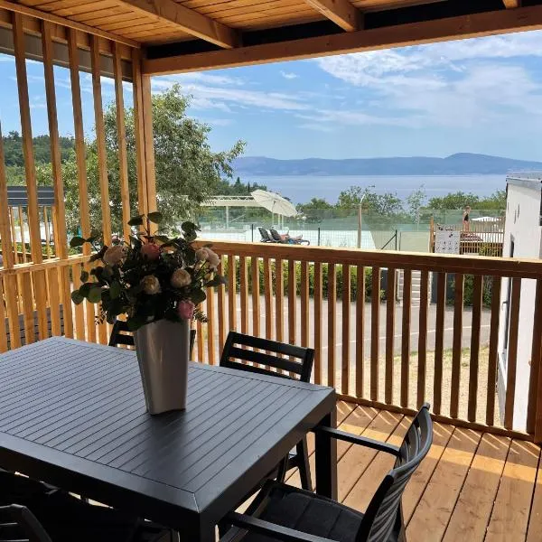 SELCE mobile home IWI，位于塞尔瑟的酒店