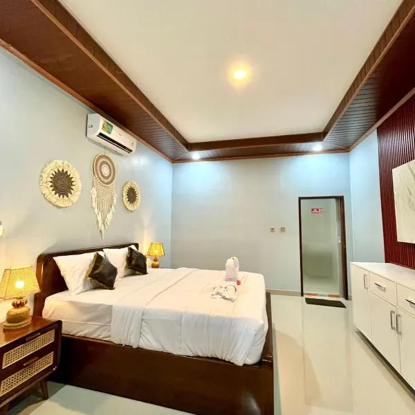 Golden Beach Hotel Sekotong，位于Pulau Gilipoh的酒店