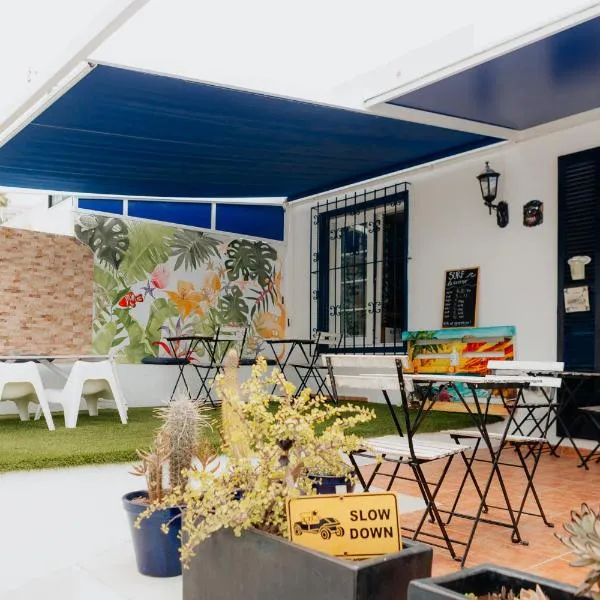 Endless Summer Hostel，位于阿德耶的酒店