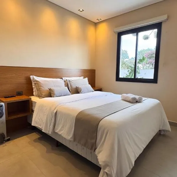 Villa Cristalle - Campos do Jordão，位于坎波斯杜若尔当的酒店