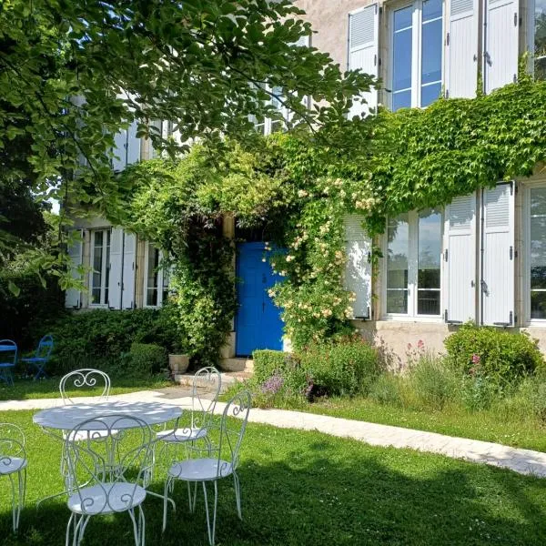 Chic & charme au Presbytère，位于Saint-Genès-du-Retz的酒店