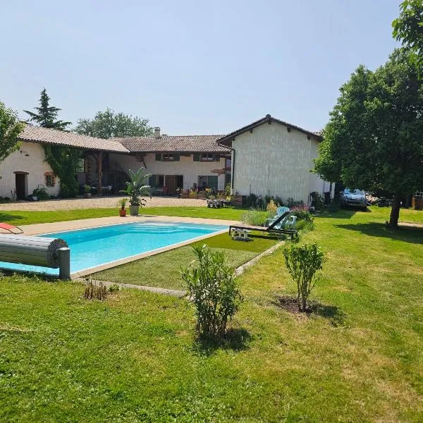 La ferme de Cruz chez Lisa，位于Cruzilles-lès-Mépillat的酒店
