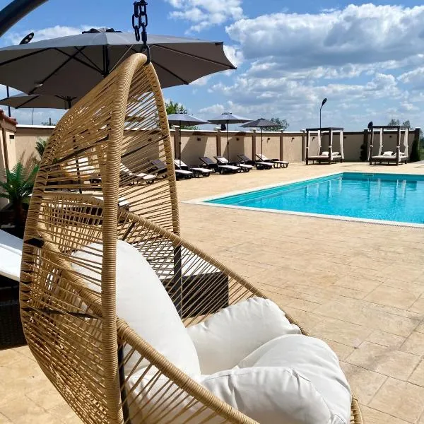 Pensiunea Adrian, Relaxare cu Spa și Piscina Incalzita，位于诺瓦齐- 斯特拉尼的酒店