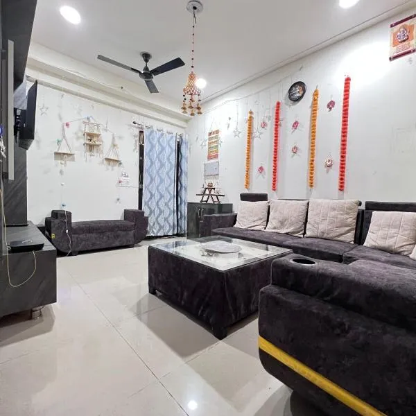 Night View Apartment，位于加济阿巴德的酒店