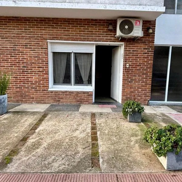 Casa-Apt de 2 Dormitorios Perfecta Ubicacion，位于皮里亚波利斯的酒店