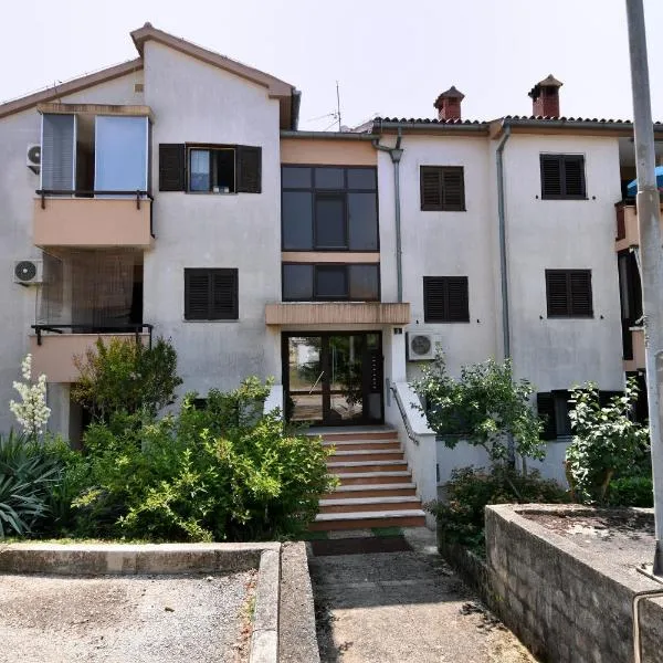 Apartment Ingrid，位于弗尔萨尔的酒店