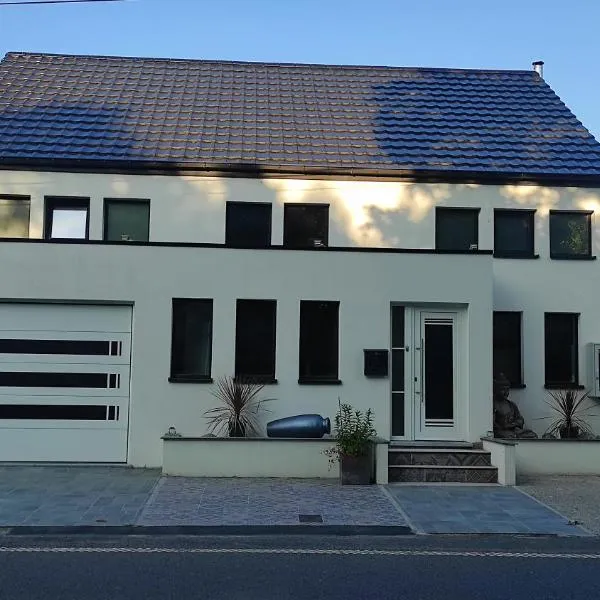 la maison blanche a Hermeton sur Meuse，位于Hastière-par-delà的酒店
