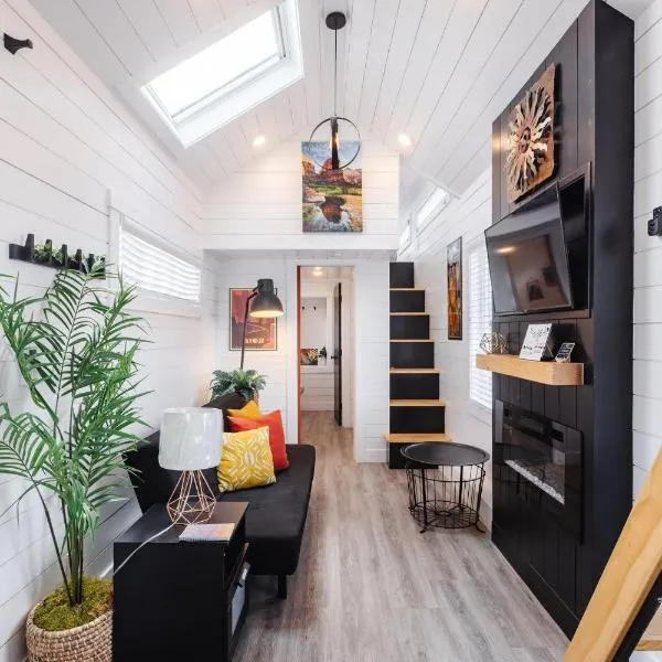 Angels Landing Tiny Home，位于Apple Valley的酒店