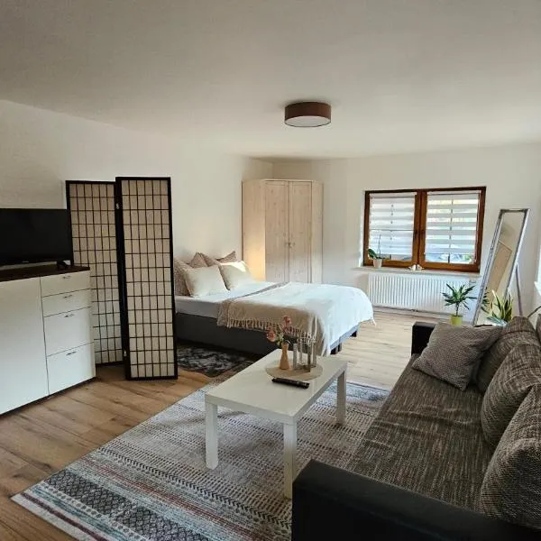 Ruhiges Ferienzimmer mit eigenem Bad am Waldrand，位于Urbach-Kirchdorf的酒店