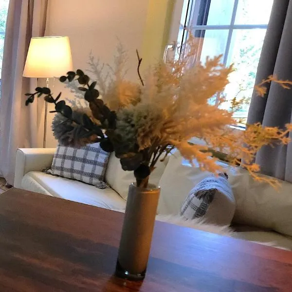 Charming Studio - Ferienwohnung - Vulpera, Scuol，位于施库尔的酒店