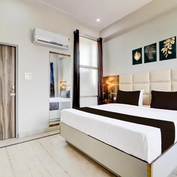Super Hotel O Gold Inn，位于罗塔克的酒店