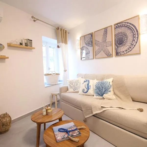 Azure Haven，位于伊兹拉的酒店