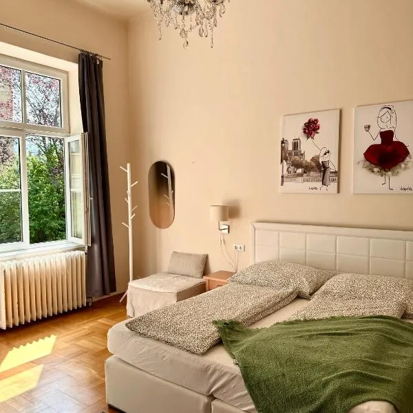 SMARAGD - kleines Apartment mit Balkon - direkt im Zentrum，位于巴德伊舍的酒店