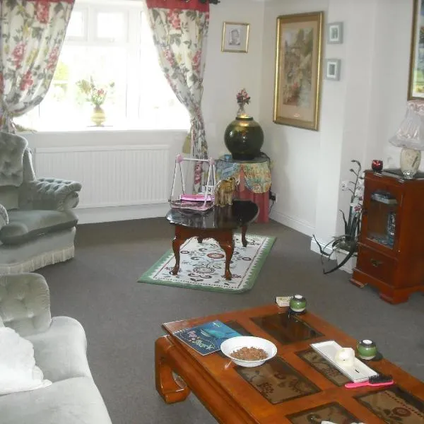 Lilac Farm Cottage，位于Collingham的酒店