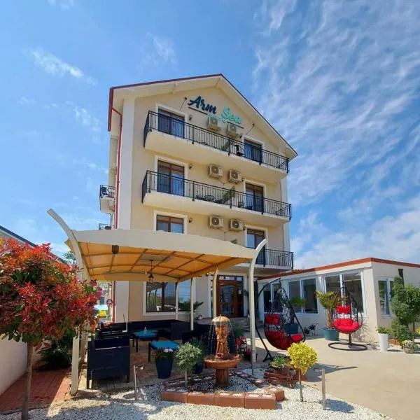 Armsea Mamaia Nord，位于北马马亚-讷沃达里的酒店