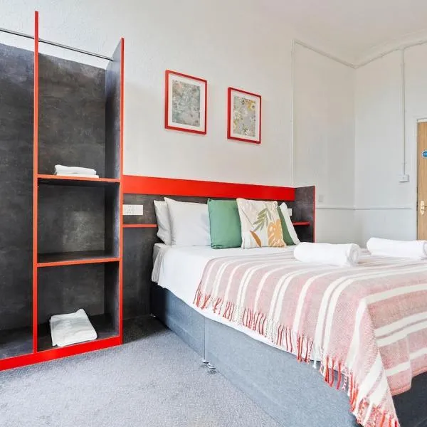 Cosy Studio Flat Near Town Centre & Parking，位于达德利的酒店