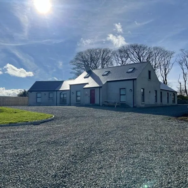 Belraugh Mountain View Hot Tub Lodges，位于Garvagh的酒店