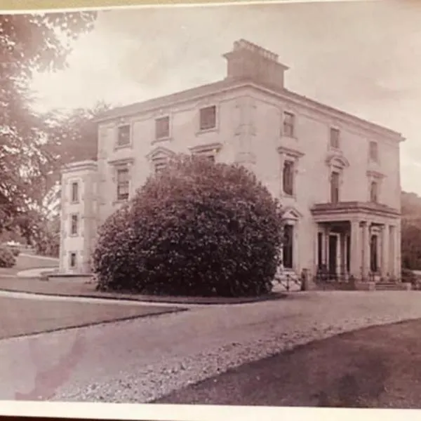 Stunning Victorian Charm，位于凯尔斯的酒店