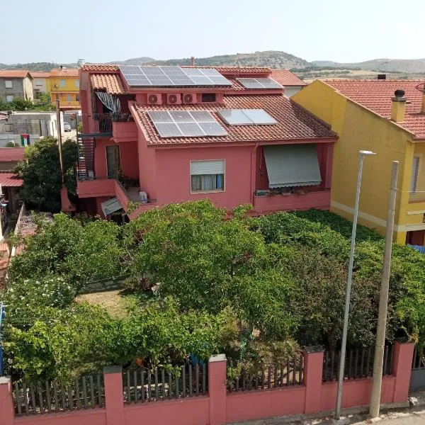 Corona Bed & Breakfast，位于萨尔达拉的酒店