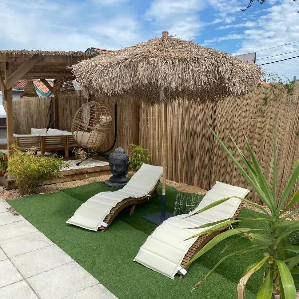 Maisonnette climatisée avec piscine et plage à 6mn，位于拉本讷的酒店