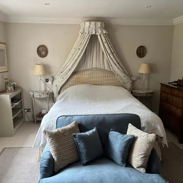 6 Northfields Close Family Household，位于巴斯的酒店