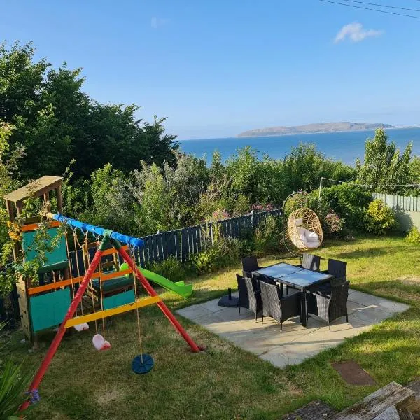 Sea view cottage near snowdon & coastal trails，位于Penmaen-mawr的酒店
