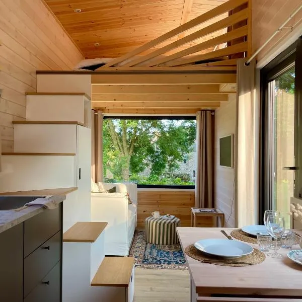 Le Petit Lodge du Cotentin - Tiny House cosy à 800 m de la mer - by Maison Melchior，位于弗拉芒维尔的酒店