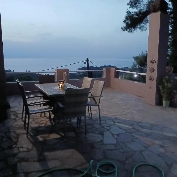 sunset，位于Raches的酒店