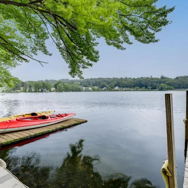 Close to Colleges Worcester Apt with Lake Access!，位于伍斯特的酒店