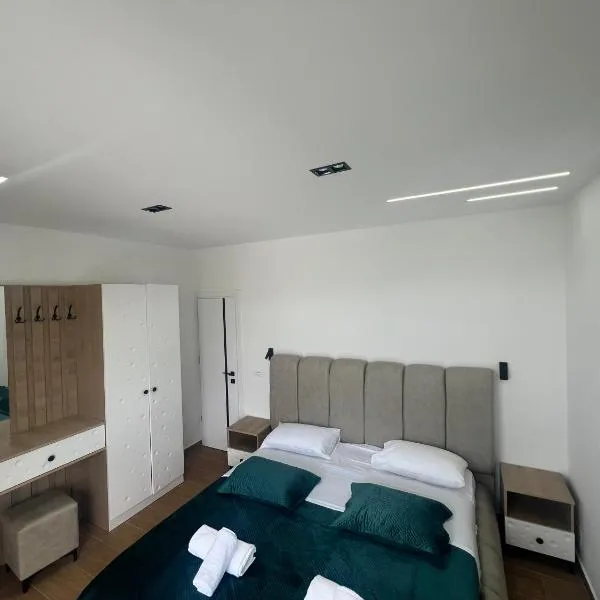 Adriatik Guesthouse，位于佩尔梅特的酒店