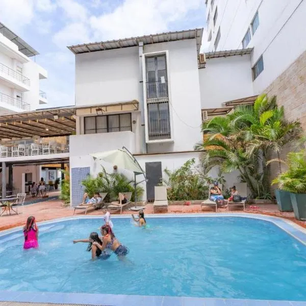 Hotel Kinova - Salinas，位于萨利纳斯的酒店
