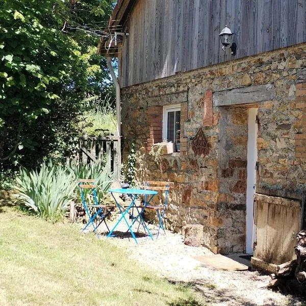 Limousin, Saint Vitte sur Briance Vacances à Nova 2，位于Martageix的酒店