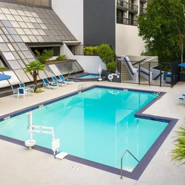 希尔顿贝尔维尤酒店，位于贝尔维尤的酒店